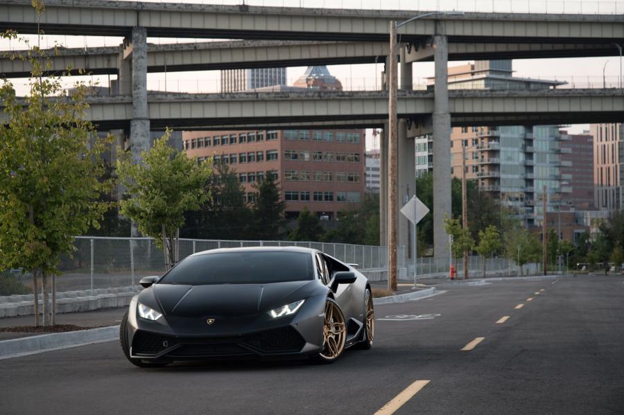  LAMBORGHINI Huracan LP510-4 2018 года  (фото 7 из 8)